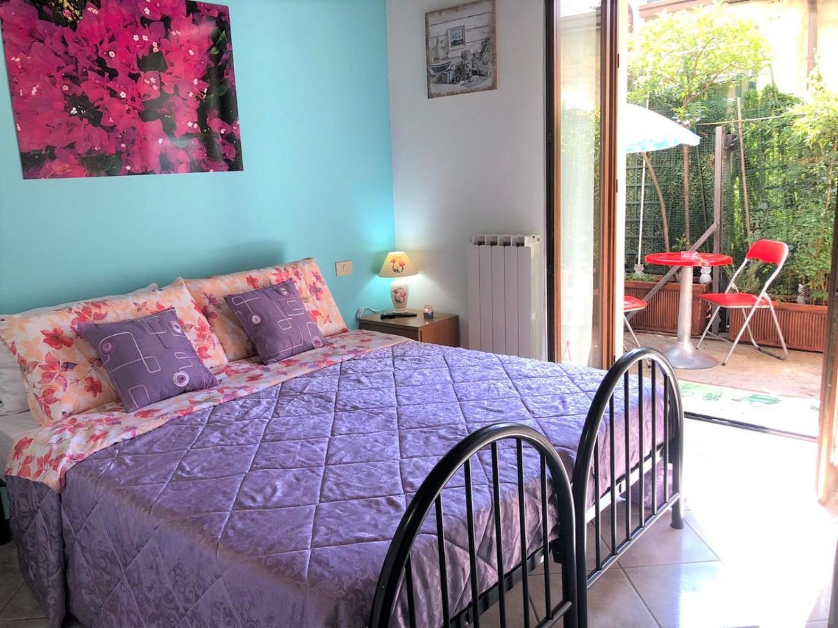 Oasi Di Paradiso - Comfy Private Apartment On Ground Floor With Terrace Desenzano del Garda Exterior foto